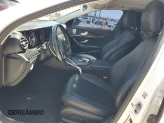 2019 Mercedes-Benz E 300 z VIN WDDZF4JBXKA529715, wystawiony jako Copart lot #56914325 z przebiegiem 71 343 mil mil oraz Szkoda całkowita • Salvage title. Historia ofert i sprzedaży dostępna na DreamBid. Obrazek 7.