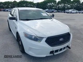 2017 Ford Police Interceptor Sedan with VIN 1FAHP2L82HG133685, listed as a IAAI auction lot 41883464 with 68,594 mi miles. Bid and sale history available at carsss.com. Image 6.