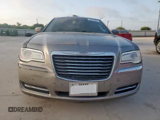 2014 Chrysler 300 z VIN 2C3CCAAG6EH175446, wystawiony jako Copart lot #59797265 z przebiegiem 119 765 mil mil oraz Szkoda całkowita • Salvage title. Historia ofert i sprzedaży dostępna na DreamBid. Obrazek 5.