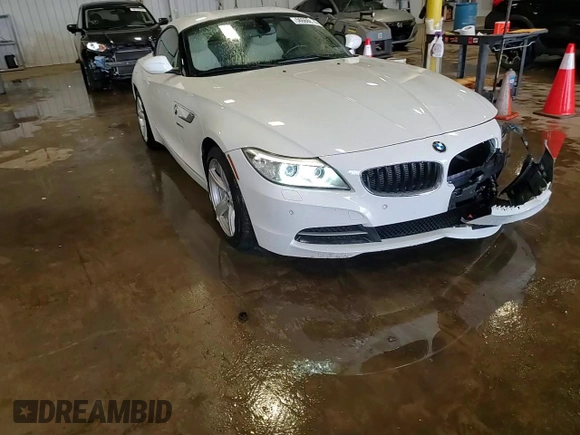 2015 BMW Z4 sDrive28i z VIN WBALL5C59FP557592, wystawiony jako Copart lot #56666655 z przebiegiem 83 377 mil mil oraz Szkoda całkowita • Salvage title. Historia ofert i sprzedaży dostępna na DreamBid. Obrazek 14.