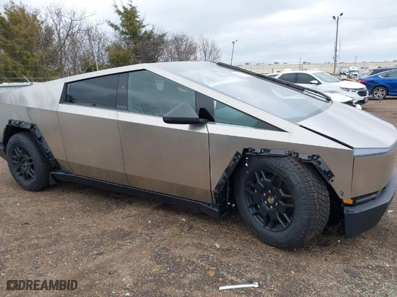 2024 Tesla Cybertruck with VIN 7G2CEHED6RA042416, listed as a IAAI auction lot 41324245 with 332 mi miles. Bid and sale history available at carsss.com. Image 6.