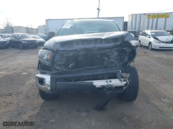 2018 Toyota Tundra 4WD SR5 with VIN 5TFDY5F14JX770184, listed as a IAAI auction lot 41303833 with 93,878 mi miles. Bid and sale history available at carsss.com. Image 12.