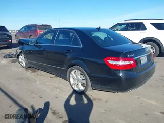 2013 Mercedes-Benz E-Class E 350 Luxury with VIN WDDHF8JB2DA742471, listed as a IAAI auction lot 41691171 with 142,228 mi miles. Bid and sale history available at carsss.com. Image 3.