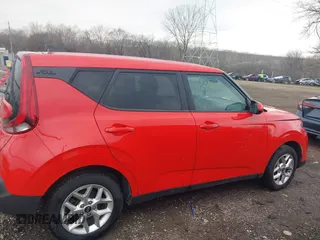 2020 Kia Soul S with VIN KNDJ23AU0L7731797, listed as a IAAI auction lot 41509315 with 110,390 mi miles. Bid and sale history available at carsss.com. Image 13.