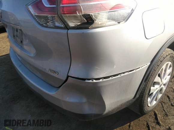 2016 Nissan Rogue SL with VIN 5N1AT2MV6GC824781, listed as a IAAI auction lot 41742010 with 146,175 mi miles and . Bid and sale history available at DreamBid. Image 18.