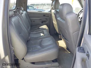 2004 Chevrolet Suburban LS with VIN 3GNFK16Z14G220272, listed as a IAAI auction lot 41768348 with 283,233 mi miles. Bid and sale history available at carsss.com. Image 8.