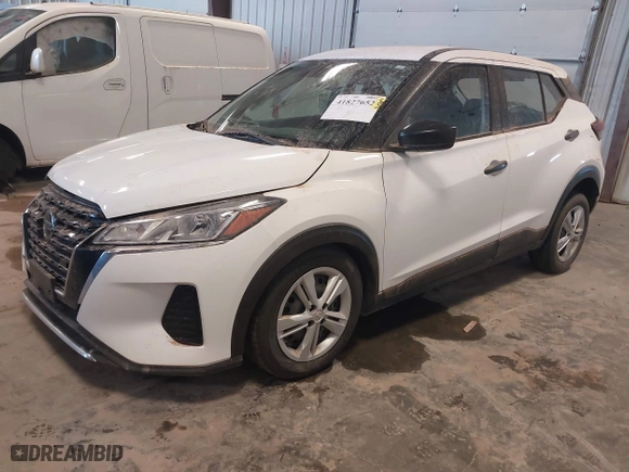 2021 Nissan Kicks S with VIN 3N1CP5BVXML479103, listed as a IAAI auction lot 41827652 with 110,394 mi miles. Bid and sale history available at carsss.com. Image 2.