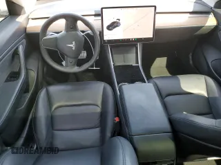 2020 Tesla Model 3 Performance z VIN 5YJ3E1EC1LF713406, wystawiony jako Copart lot #55252595 z przebiegiem 39 905 mil mil oraz Szkoda całkowita • Salvage title. Historia ofert i sprzedaży dostępna na DreamBid. Obrazek 8.