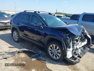 2024 Toyota RAV4 XLE Premium z VIN 2T3C1RFV9RW307936, wystawiony jako IAAI lot #41870015 z przebiegiem 30 231 mil mil oraz . Historia ofert i sprzedaży dostępna na DreamBid. Obrazek 1.