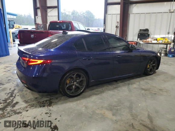 2017 Alfa Romeo Giulia Ti z VIN ZARFAECN6H7543339, wystawiony jako Copart lot #47017935 z przebiegiem 97 435 mil mil oraz Szkody całkowita. Historia ofert i sprzedaży dostępna na DreamBid. Obrazek 3.