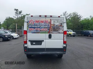 2017 Ram ProMaster Cargo z VIN 3C6TRVNG4HE534781, wystawiony jako IAAI lot #42274362 z przebiegiem 133 686 mil mil oraz . Historia ofert i sprzedaży dostępna na DreamBid. Obrazek 16.