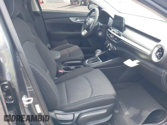 2023 Kia Forte LXS z VIN 3KPF24ADXPE608509, wystawiony jako IAAI lot #42257038 z przebiegiem 19 283 mil mil oraz . Historia ofert i sprzedaży dostępna na DreamBid. Obrazek 5.