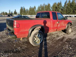 2001 Chevrolet S-10 LS with VIN 1GCCT19W818161992, listed as a Copart auction lot 87774135 with 0 mi miles and Clean Title. Bid and sale history available at carsss.com. Image 3.
