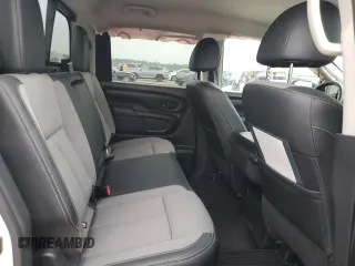 2017 Nissan Titan SV z VIN 1N6AA1EJ1HN559884, wystawiony jako Copart lot #55833245 z przebiegiem 125 222 mil mil oraz Szkoda całkowita • Salvage title. Historia ofert i sprzedaży dostępna na DreamBid. Obrazek 10.