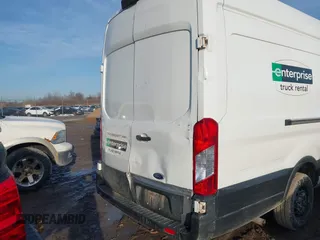 2022 Ford Transit Cargo z VIN 1FTBR3X8XNKA71066, wystawiony jako IAAI lot #41771120 z przebiegiem 87 702 mil mil oraz . Historia ofert i sprzedaży dostępna na DreamBid. Obrazek 17.