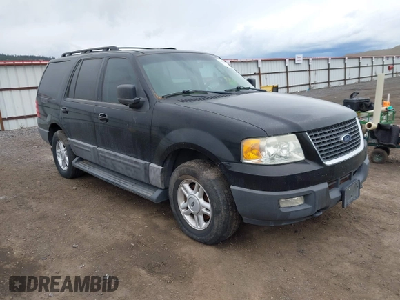 2005 Ford Expedition Special Service with VIN 1FMPU16515LA34140, listed as a IAAI auction lot 41836095 with 214,365 mi miles. Bid and sale history available at carsss.com. Image 1.