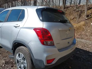 2018 Chevrolet Trax LS z VIN KL7CJKSBXJB721384, wystawiony jako IAAI lot #41716064 z przebiegiem 318 600 mil mil oraz . Historia ofert i sprzedaży dostępna na DreamBid. Obrazek 12.