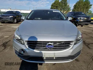 2014 Volvo S60 T5 z VIN YV1612FS0E1292871, wystawiony jako Copart lot #60105755 z przebiegiem 122 279 mil mil oraz Czysty tytuł • Clean title. Historia ofert i sprzedaży dostępna na DreamBid. Obrazek 5.