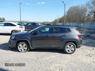 2022 Jeep Compass Latitude with VIN 3C4NJCBB0NT138781, listed as a IAAI auction lot 41897474 with 44,955 mi miles and . Bid and sale history available at carsss.com. Image 14.