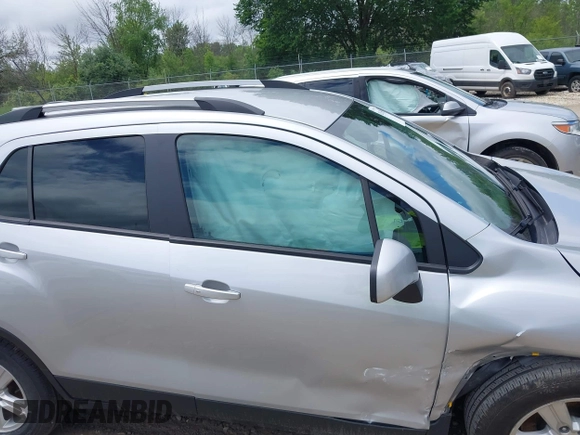 2021 Chevrolet Trax LT with VIN KL7CJPSM5MB364683, listed as a IAAI auction lot 42613395 with 48,047 mi miles and . Bid and sale history available at DreamBid. Image 14.