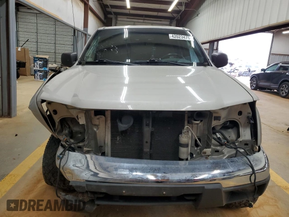 2005 GMC Canyon 1SF SLE Z71 with VIN 1GTDT136458193986, listed as a Copart auction lot 42023475 with 229,350 mi miles and Salvage Title. Bid and sale history available at carsss.com. Image 5.