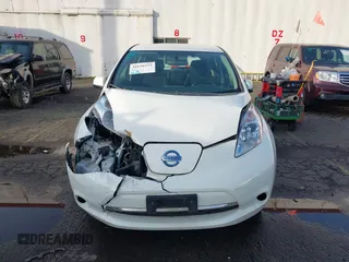 2015 Nissan LEAF SV with VIN 1N4AZ0CPXFC302167, listed as a IAAI auction lot 41636233 with 89,516 mi miles. Bid and sale history available at carsss.com. Image 12.
