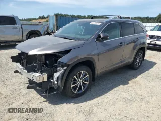 2018 Toyota Highlander SE z VIN 5TDJZRFH1JS523764, wystawiony jako Copart lot #58576615 z przebiegiem 55 313 mil mil oraz Szkoda całkowita • Salvage title. Historia ofert i sprzedaży dostępna na DreamBid. Obrazek 1.