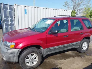 2005 Ford Escape XLS Value с VIN 1FMYU92Z65DA19297, выставлен на аукционе IAAI как лот 42061223 с пробегом 333 813 миль миль и . История ставок и продаж доступна на DreamBid. Изображение 14.