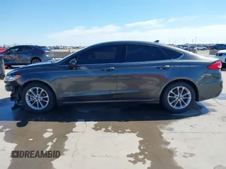 2020 Ford Fusion SE with VIN 3FA6P0HD3LR136288, listed as a IAAI auction lot 41699942 with 99,409 mi miles. Bid and sale history available at carsss.com. Image 15.
