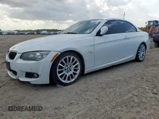 2012 BMW 3 Series 328i z VIN WBADW3C50CE822438, wystawiony jako Copart lot #61814435 z przebiegiem 153 078 mil mil oraz Czysty tytuł • Clean title. Historia ofert i sprzedaży dostępna na DreamBid. Obrazek 1.