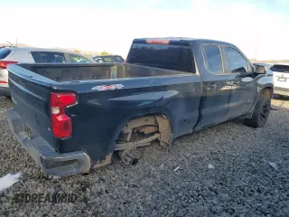 2020 Chevrolet Silverado 1500 LT with VIN 1GCRYDED1LZ201215, listed as a Copart auction lot 85584404 with 55,326 mi miles and Salvage Title. Bid and sale history available at carsss.com. Image 3.