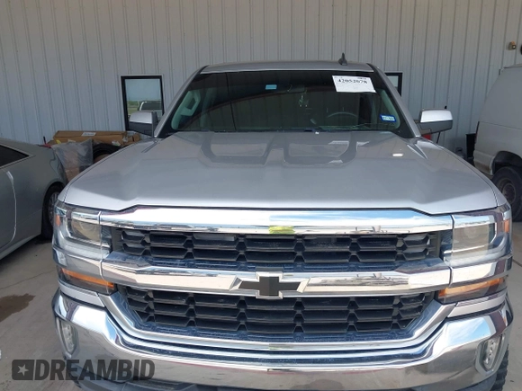 2017 Chevrolet Silverado 1500 LT with VIN 3GCPCRECXHG432552, listed as a IAAI auction lot 42052078 with 67,221 mi miles. Bid and sale history available at carsss.com. Image 6.