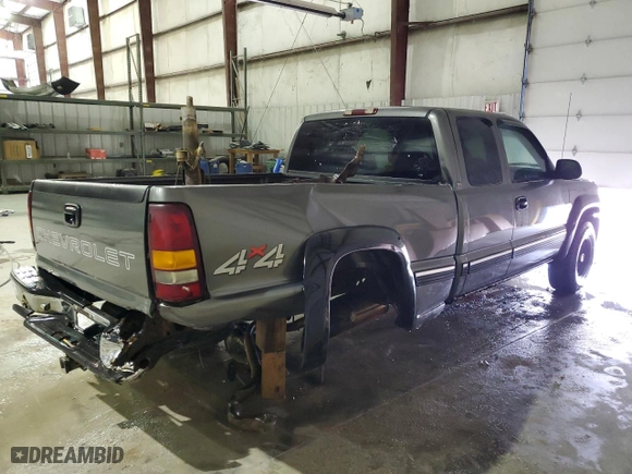 2000 Chevrolet Silverado 1500 LS with VIN 2GCEK19TXY1364347, listed as a Copart auction lot 82390404 with 197,959 mi miles and Non Repairable. Bid and sale history available at carsss.com. Image 3.