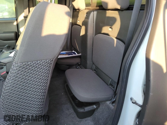 2018 Nissan Frontier Pro-4X with VIN 1N6AD0CW6JN758113, listed as a IAAI auction lot 42806607 with Not provided miles and . Bid and sale history available at DreamBid. Image 3.