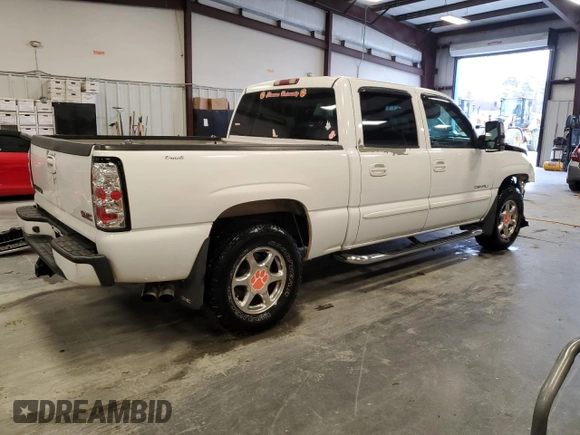 2005 GMC Sierra Denali z VIN 2GTEK63N651146747, wystawiony jako Copart lot #84715894 z przebiegiem 262 492 mil mil oraz Szkody całkowita. Historia ofert i sprzedaży dostępna na DreamBid. Obrazek 3.