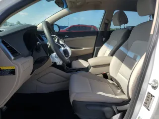 2016 Hyundai Tucson SE z VIN KM8J23A47GU024358, wystawiony jako Copart lot #54982605 z przebiegiem 69 957 mil mil oraz Szkoda całkowita • Salvage title. Historia ofert i sprzedaży dostępna na DreamBid. Obrazek 7.