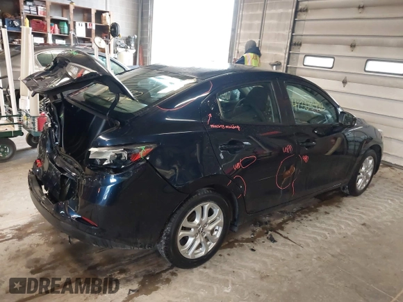 2016 Scion iA z VIN 3MYDLBZV5GY146138, wystawiony jako IAAI lot #42303472 z przebiegiem 29 289 mil mil oraz . Historia ofert i sprzedaży dostępna na DreamBid. Obrazek 4.