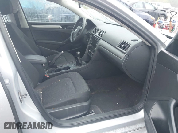 2012 Volkswagen Passat S с VIN 1VWAP7A38CC026671, выставлен на аукционе IAAI как лот 42196429 с пробегом 241 904 миль миль и . История ставок и продаж доступна на DreamBid. Изображение 5.