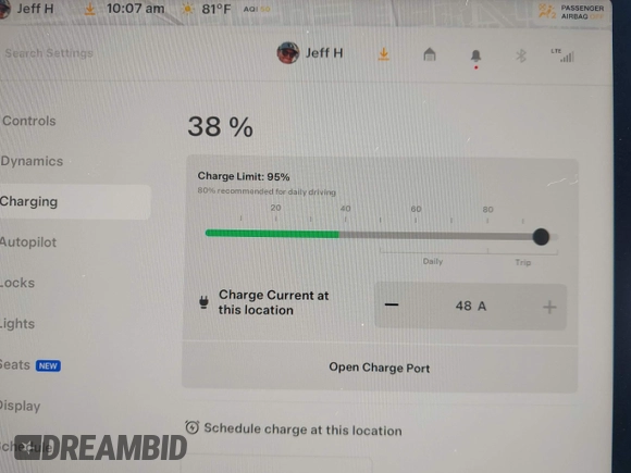 2022 Tesla Model Y Performance z VIN 7SAYGDEF0NF491586, wystawiony jako IAAI lot #42276747 z przebiegiem 117 203 mil mil oraz . Historia ofert i sprzedaży dostępna na DreamBid. Obrazek 17.