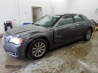 2013 Chrysler 300 C z VIN 2C3CCAET6DH650308, wystawiony jako Copart lot #58580875 z przebiegiem 180 881 mil mil oraz Szkoda całkowita • Salvage title. Historia ofert i sprzedaży dostępna na DreamBid. Obrazek 1.