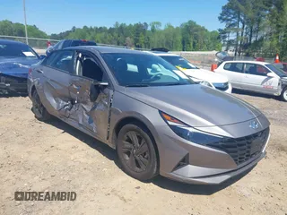 2022 Hyundai Elantra SEL with VIN KMHLM4AGXNU283362, listed as a IAAI auction lot 41981190 with 23,575 mi miles and . Bid and sale history available at carsss.com. Image 1.