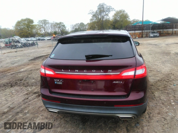 2017 Lincoln MKX Reserve z VIN 2LMPJ8LR3HBL26227, wystawiony jako IAAI lot #41921086 z przebiegiem 131 815 mil mil oraz . Historia ofert i sprzedaży dostępna na DreamBid. Obrazek 16.