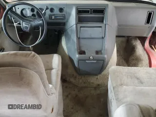 1984 GMC Van z VIN 1GTEG25H4E7502536, wystawiony jako Copart lot #47927325 z przebiegiem 221 722 mil mil oraz Szkody całkowita. Historia ofert i sprzedaży dostępna na DreamBid. Obrazek 8.