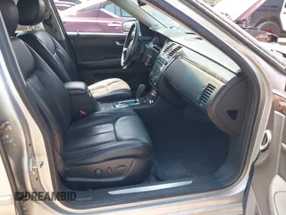 2008 Cadillac DTS 1SA z VIN 1G6KD57Y38U161178, wystawiony jako IAAI lot #42333039 z przebiegiem 116 469 mil mil oraz . Historia ofert i sprzedaży dostępna na DreamBid. Obrazek 5.