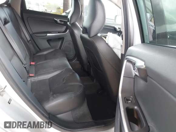2015 Volvo XC60 T6 Platinum с VIN YV4902RMXF2719971, выставлен на аукционе IAAI как лот 41970301 с пробегом 63 399 миль миль и . История ставок и продаж доступна на DreamBid. Изображение 8.