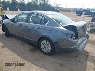 2008 Honda Accord LX z VIN JHMCP26328C036268, wystawiony jako IAAI lot #42275750 z przebiegiem 247 520 mil mil oraz . Historia ofert i sprzedaży dostępna na DreamBid. Obrazek 3.