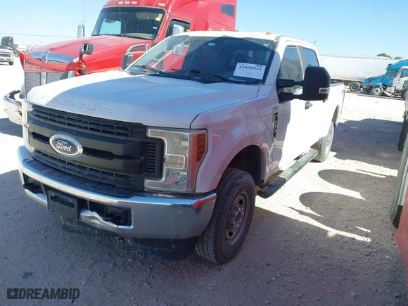 2019 Ford Super Duty F-250 SRW XL with VIN 1FT7W2B65KED26568, listed as a IAAI auction lot 41839913 with 159,443 mi miles. Bid and sale history available at carsss.com. Image 17.
