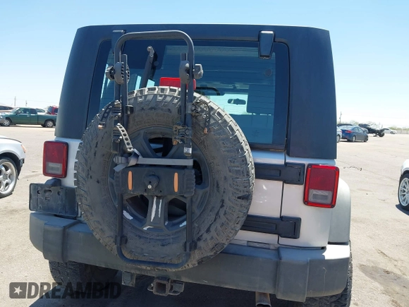 2008 Jeep Wrangler Unlimited X с VIN 1J4GA39198L547328, выставлен на аукционе IAAI как лот 42288915 с пробегом 175 015 миль миль и . История ставок и продаж доступна на DreamBid. Изображение 17.