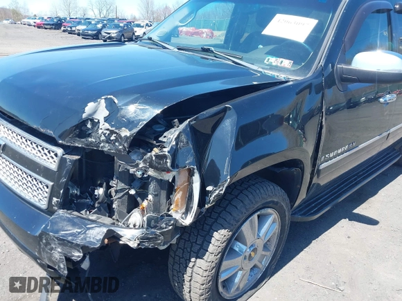 2009 Chevrolet Suburban LTZ with VIN 1GNFK36399J124158, listed as a IAAI auction lot 42063097 with 204,856 mi miles. Bid and sale history available at carsss.com. Image 6.
