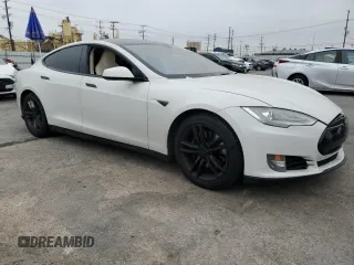 2013 Tesla Model S with VIN 5YJSA1DN4DFP13718, listed as a Copart auction lot 53118285 with Not Provided miles and Salvage Title. Bid and sale history available at carsss.com. Image 4.
